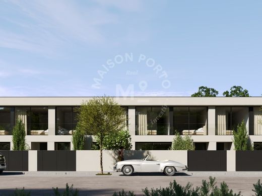 ‏וילה רב-משפחתית ב  Espinho, Distrito de Aveiro