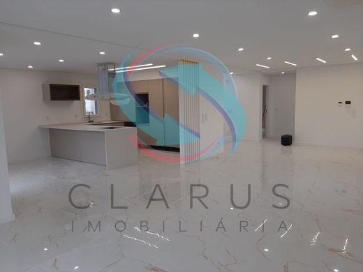 Dom jednorodzinny w Seixal, Distrito de Setúbal