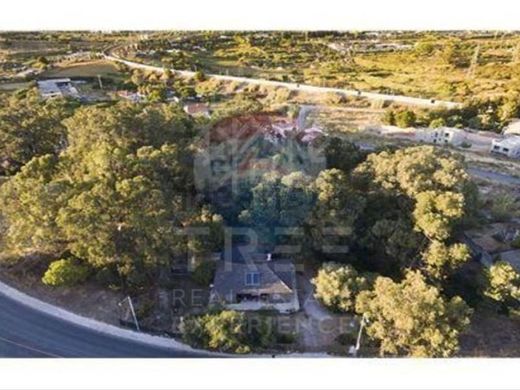 Land in Charneca de Caparica, Almada