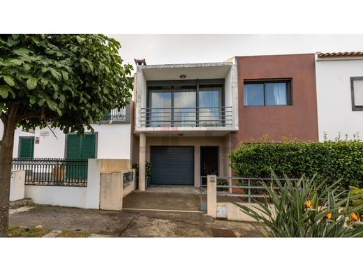 Элитный дом, Ponta Delgada, Azores