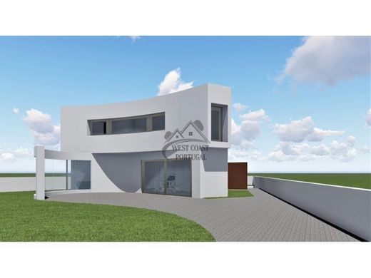 Land in Torres Vedras, Lisbon