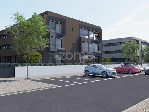 地皮  Maia, Distrito do Porto