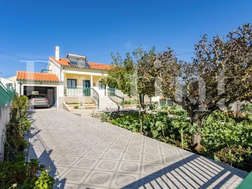 Πολυτελή κατοικία σε Λόυρες, Loures