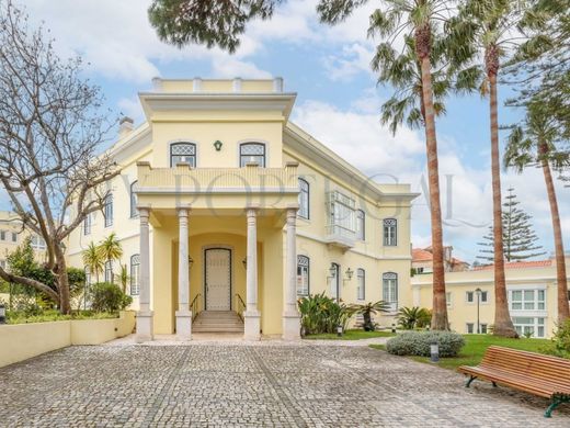 Apartment / Etagenwohnung in Cascais, Lissabon