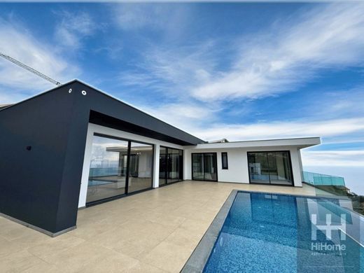 Luxury home in Calheta, Madeira