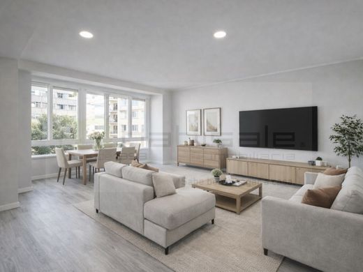Apartment / Etagenwohnung in Oeiras, Lissabon