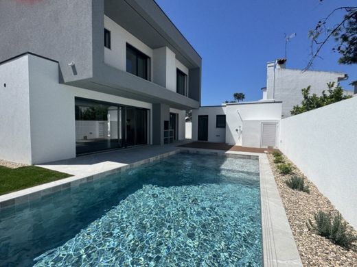 Maison de luxe à Charneca de Caparica, Almada
