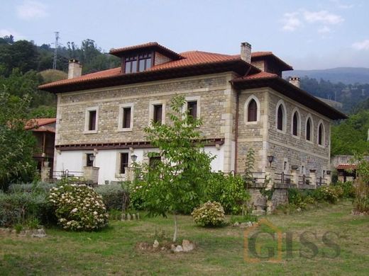 Усадьба / Сельский дом, Santiurde de Toranzo, Provincia de Cantabria