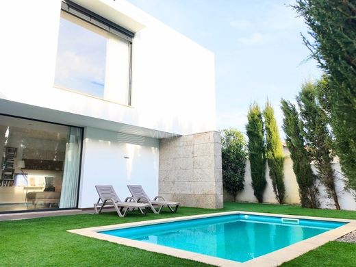 Элитный дом, Paços de Ferreira, Distrito do Porto