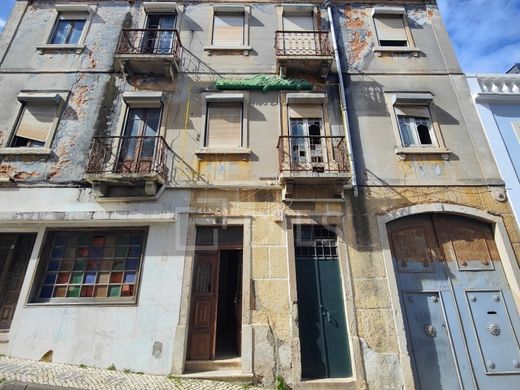 مجمع شقق ﻓﻲ لشبونة, Lisbon