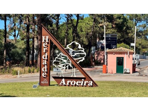 Luxury home in Charneca de Caparica, Almada