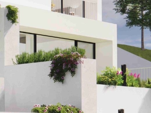 Semidetached House in Vila Franca de Xira, Lisbon