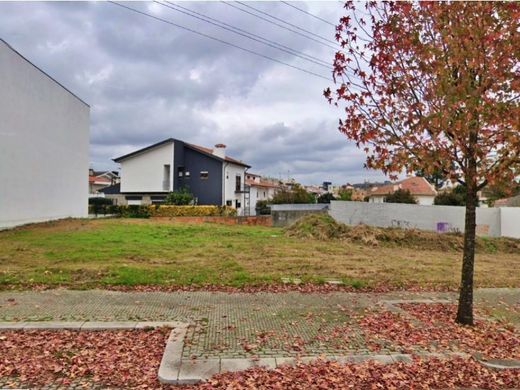 地皮  Maia, Distrito do Porto