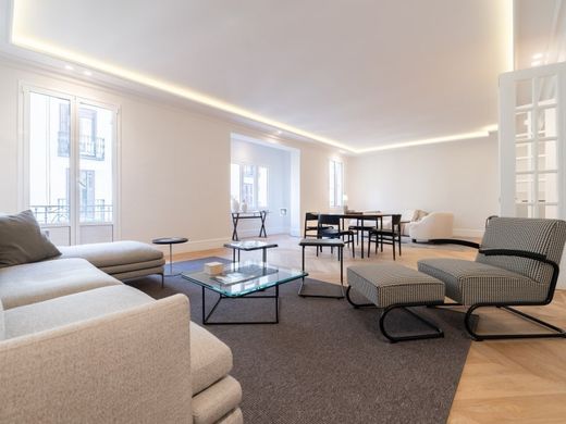 Apartment / Etagenwohnung in Madrid, Provinz Madrid