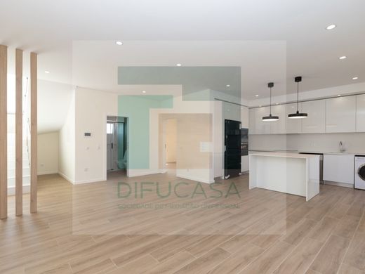 Villa Plurifamiliare a Seixal, Distrito de Setúbal