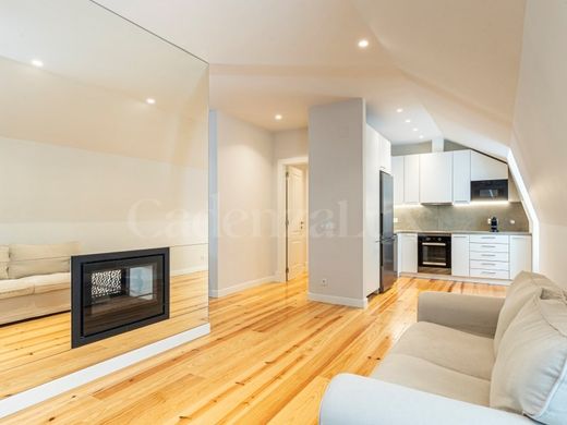 Apartment / Etagenwohnung in Cascais, Lissabon