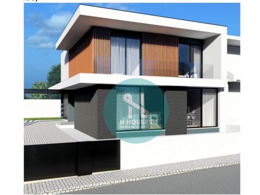 Смежная Вилла, Брага, Braga