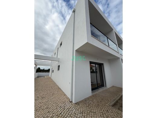 Semidetached House in Seixal, Distrito de Setúbal