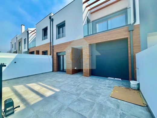 다세대 빌라 / Torres Vedras, Distrito de Lisboa