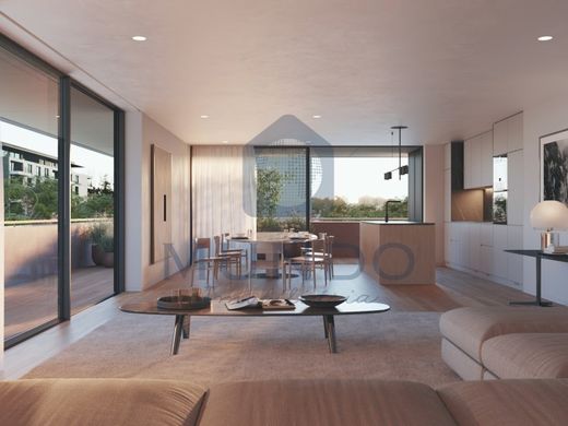 Квартира, Майя, Maia