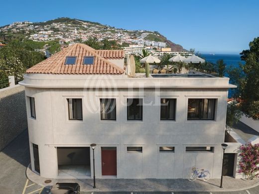 Apartment / Etagenwohnung in Funchal, Madeira