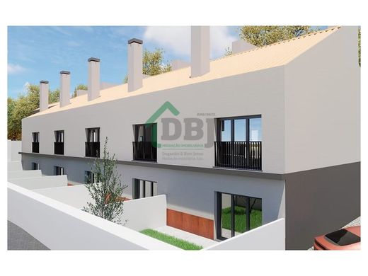 Villa Plurifamiliare a Covilhã, Distrito de Castelo Branco