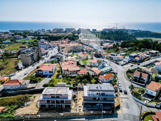 다세대 빌라 / 빌라노바드가이아
, Vila Nova de Gaia