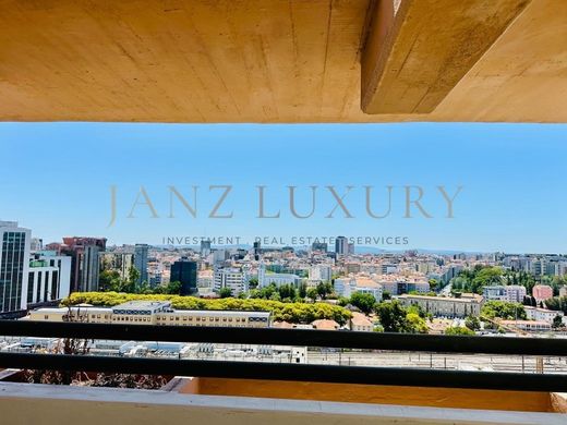 Penthouse in Avenidas Novas, Lisbon