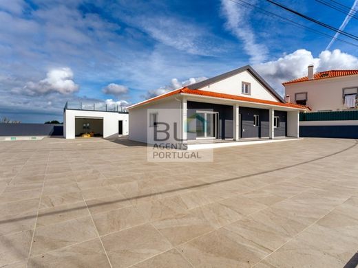 Einfamilienhaus in Peniche, Distrito de Leiria