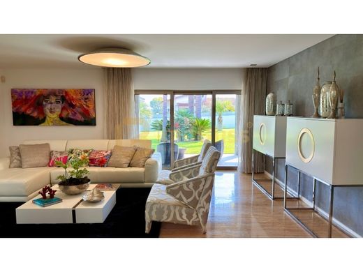 Detached House in Oliveira do Bairro, Aveiro
