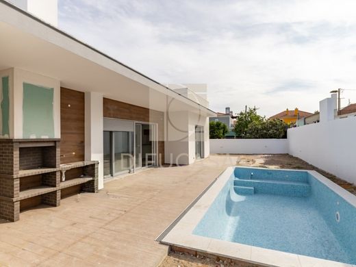 Setúbal, Distrito de Setúbalのマルチファミリーヴィラ