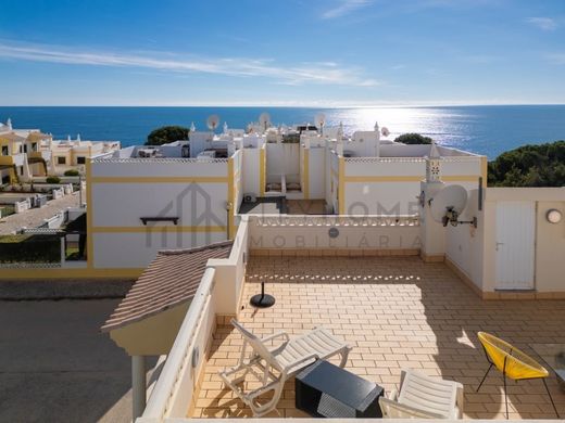 Semidetached House in Lagoa, Distrito de Faro