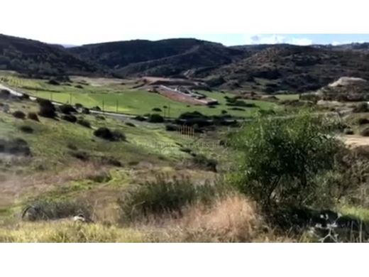 Land in Parekklisha, Parekklisiá