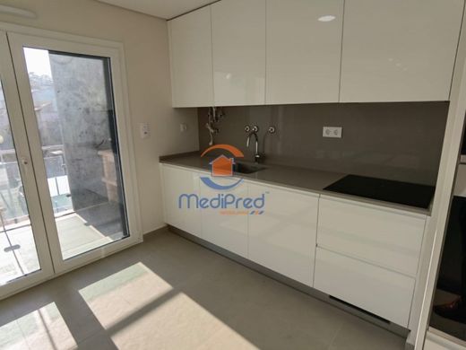 Apartment / Etagenwohnung in Loures, Lissabon