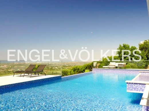 Villa a Faro, Distrito de Faro