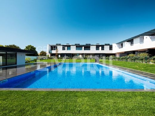 Συγκρότημα ανεξάρτητων κατοικιών σε Βίλα Νόβα ντε Γκάια, Vila Nova de Gaia