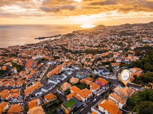 Einfamilienhaus in Funchal, Madeira