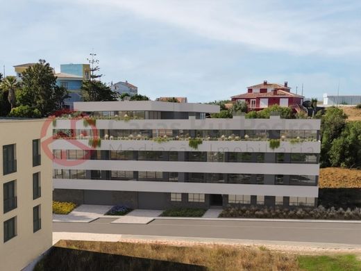 Apartment / Etagenwohnung in Sesimbra, Distrito de Setúbal