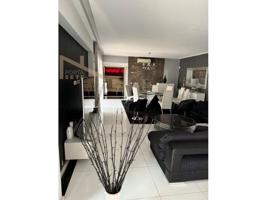 Luxe woning in Talatona, Luanda Province