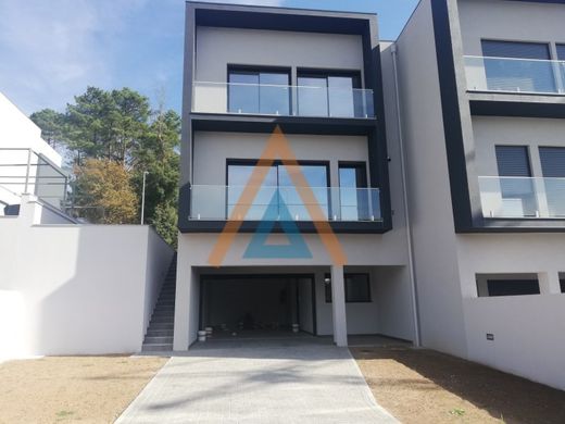 Semidetached House in Santa Maria da Feira, Aveiro