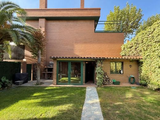 半独立式房屋  Villaviciosa de Odón, Provincia de Madrid