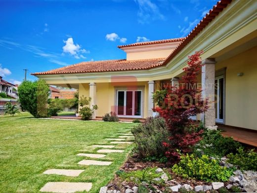 منزل ﻓﻲ Oliveira do Bairro, Distrito de Aveiro