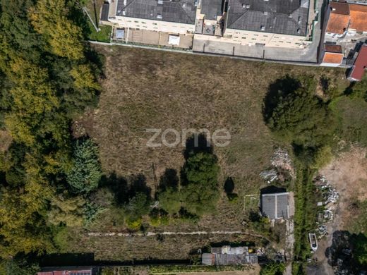 أرض ﻓﻲ فيلا نوا دغايا
, Vila Nova de Gaia