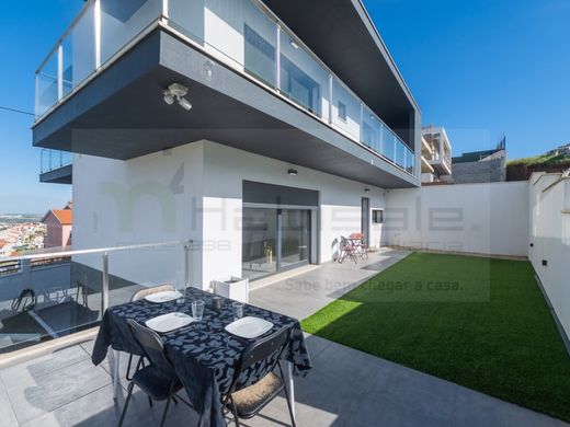 Luxus-Haus in Odivelas, Lissabon