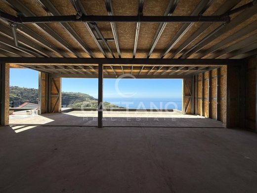 Luxury home in Calheta, Madeira