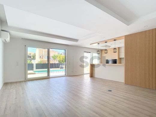 Luksusowy dom w Charneca de Caparica, Almada