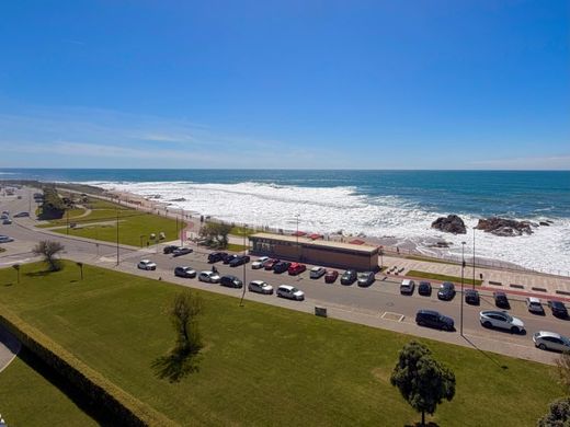 Apartment / Etagenwohnung in Vila Nova de Gaia, Distrito do Porto