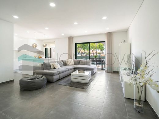 다세대 빌라 / Albufeira, Distrito de Faro