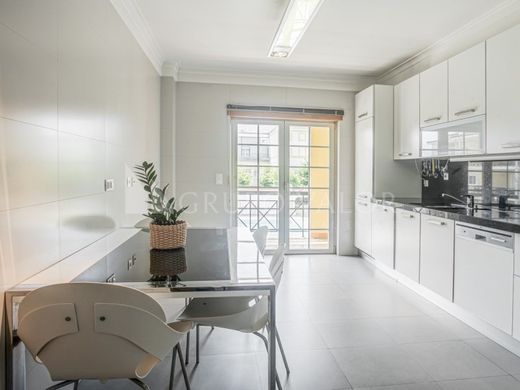 Apartment / Etagenwohnung in Sintra, Lissabon