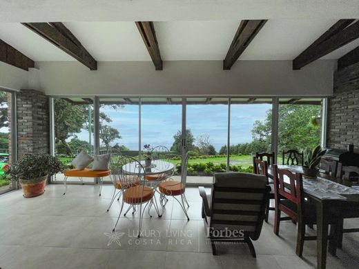 Luxury home in Barva, Provincia de Heredia